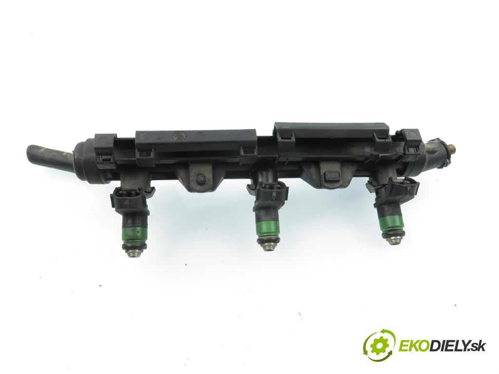 VW POLO (9N_) HB 2004 40,00 1.2 6V 54 - AWY 1198,00 Lišta vstrekovacia 03E906031 ; 03E133320 ; 03E133319 (Vstrekovacia lišta)