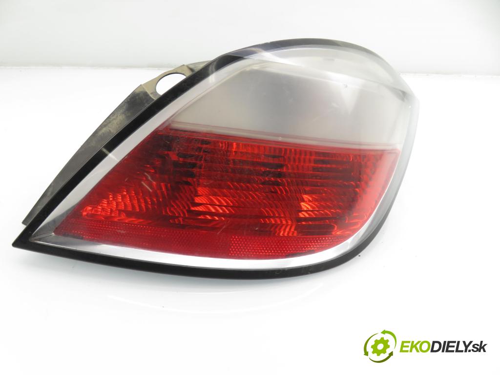 OPEL ASTRA H (A04) HB 2005 74,00 1.7 CDTI 100 - Z 17 DTH 1686,00 Svetlo pravé zadné 24451837