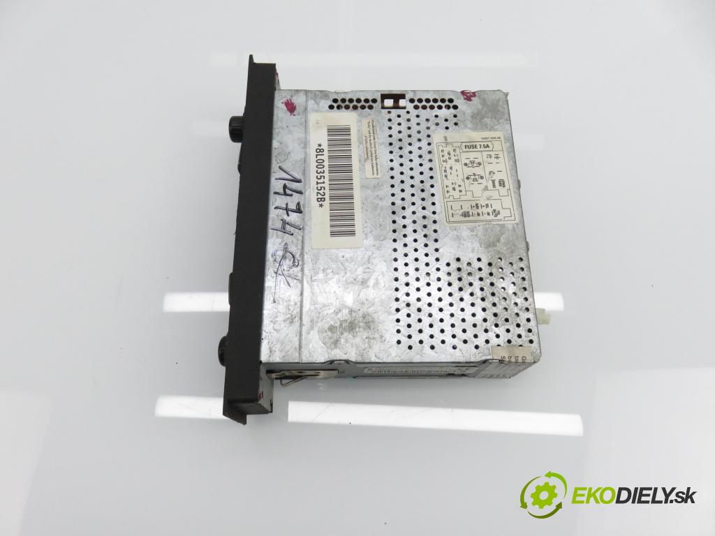 AUDI A3 (8L1) HB 2002 92,00 1.8 - APG 1781,00 RADIO Modul 8L0035152B