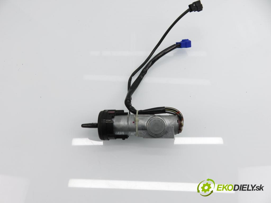 SUBARU FORESTER (SF_) KOMBI 1998 90,00 2.0 SOHC AWD 122 - EJ202 1994,00 spinačka 88213FC000 ; 0617500010 (Spínacia skrinka)