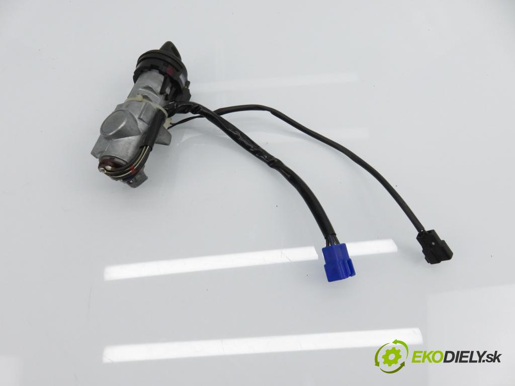 SUBARU FORESTER (SF_) KOMBI 1998 90,00 2.0 SOHC AWD 122 - EJ202 1994,00 spinačka 88213FC000 ; 0617500010 (Spínacia skrinka)