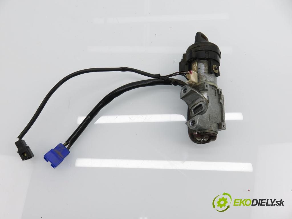 SUBARU FORESTER (SF_) KOMBI 1998 90,00 2.0 SOHC AWD 122 - EJ202 1994,00 spinačka 88213FC000 ; 0617500010 (Spínacia skrinka)