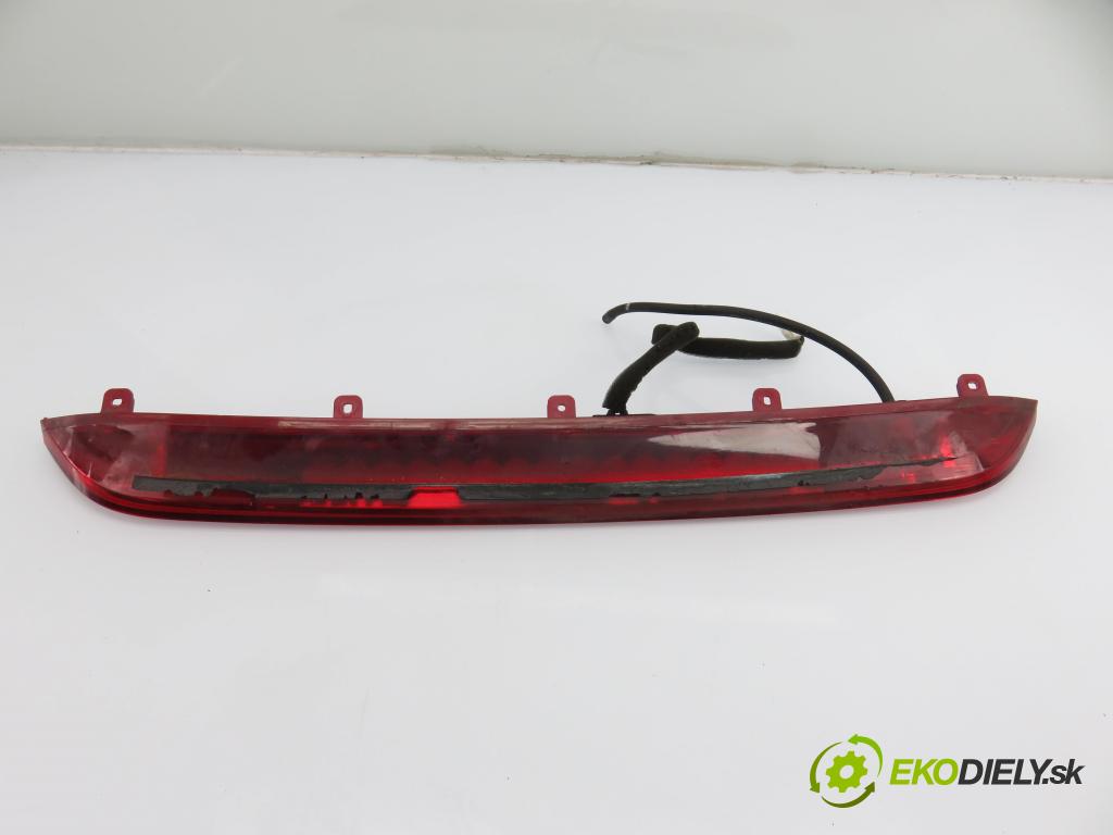 HYUNDAI i40 CW (VF) KOMBI 2014 100,00 1.7 CRDi 136 - D4FD 1685,00 svetlo bŕzd 927003Z000