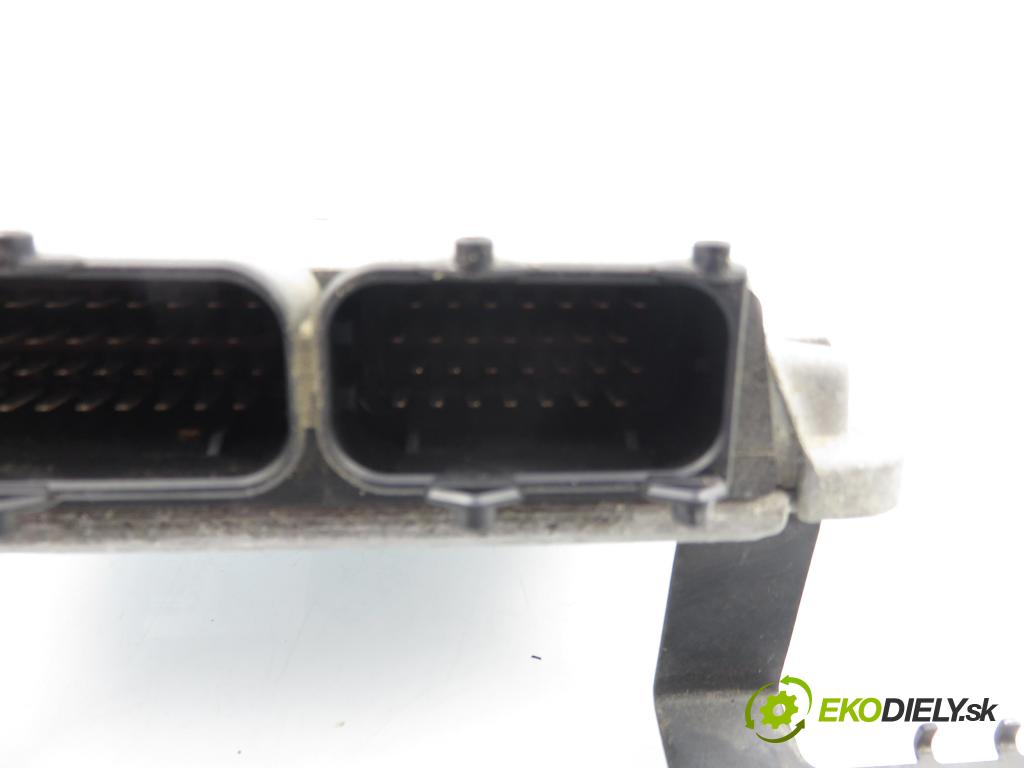 VW GOLF IV (1J1) HB 1998 66,00 1.9 TDI 90 - ALH 1896,00 Riadiaca jednotka Motor 038906018AE ; 0281001851