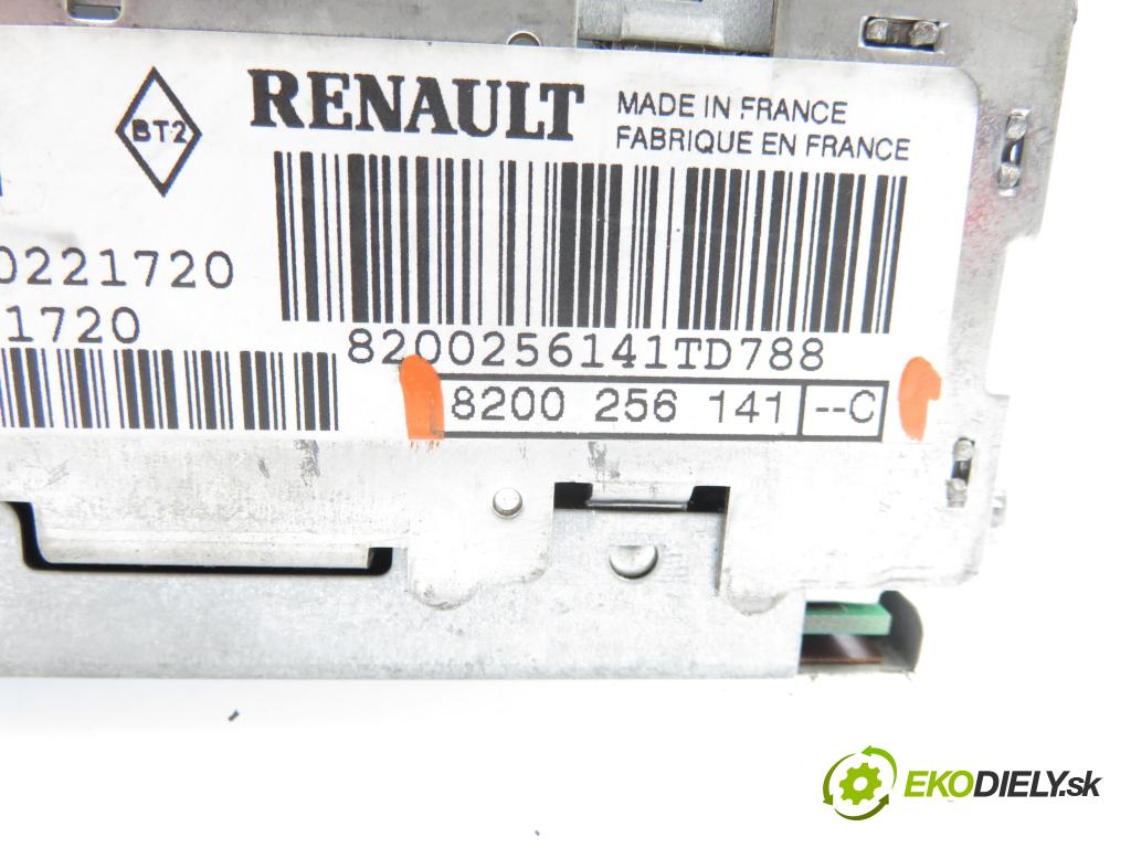 RENAULT TRAFIC II Autobus (JL) BUS 2004 74,00 1.9 dCI 100 (JL0C) - F9Q 760 1870,00 RADIO CD 8200256141C