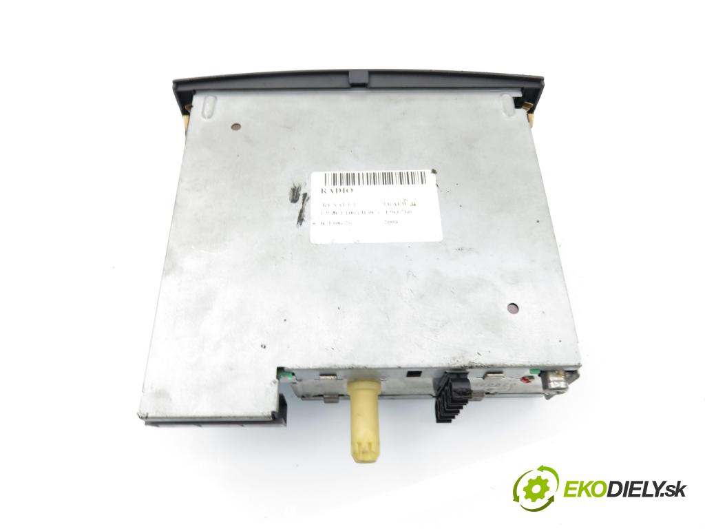 RENAULT TRAFIC II Autobus (JL) BUS 2004 74,00 1.9 dCI 100 (JL0C) - F9Q 760 1870,00 RADIO CD 8200256141C