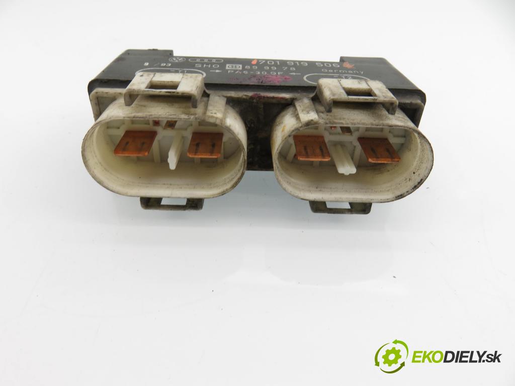 VW TRANSPORTER IV Platforma / podwozie (70E, 70L, 70M, 7DE, 7DL KABINA/PLATFORMA 1993 57,00 2.4 D 78 - AAB 2370,00 Riadiaca jednotka 701919506