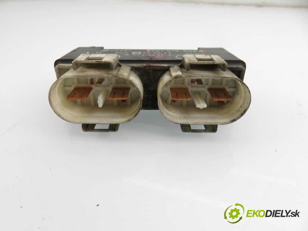 VW TRANSPORTER IV Platforma / podwozie (70E, 70L, 70M, 7DE, 7DL KABINA/PLATFORMA 1993 57,00 2.4 D 78 - AAB 2370,00 Riadiaca jednotka 701919506