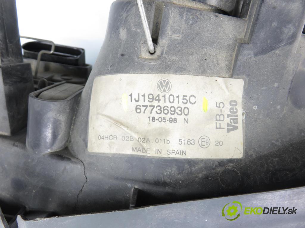 VW GOLF IV (1J1) HB 1998 66,00 1.9 TDI 90 - ALH 1896,00 Svetlo LP 1J1941015C