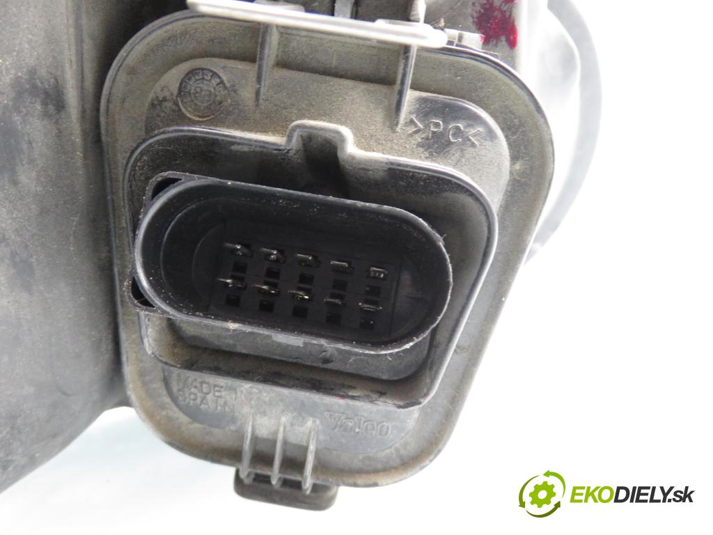VW GOLF IV (1J1) HB 1998 66,00 1.9 TDI 90 - ALH 1896,00 Svetlo LP 1J1941015C