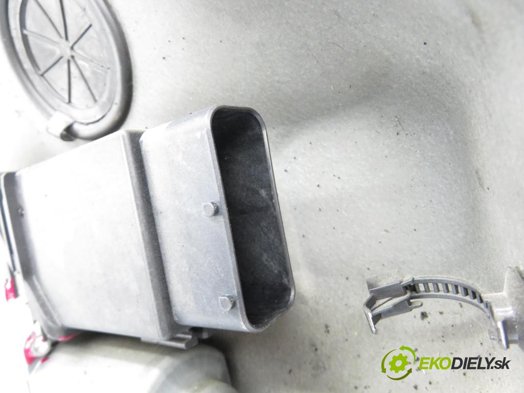 VW GOLF IV (1J1) HB 1999 66,00 1.9 TDI - AGR 1896,00 Mechanizmus okien 1J1959801C ; 1J4837755E