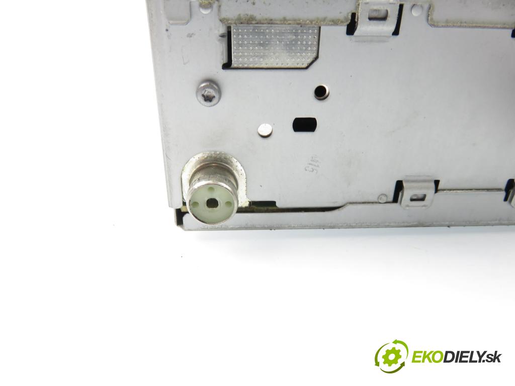 FIAT GRANDE PUNTO (199_) HB 2009 57,00 1.4 - 350 A1.000 1368,00 RADIO CD 7354813000