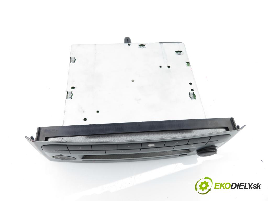 FIAT GRANDE PUNTO (199_) HB 2009 57,00 1.4 - 350 A1.000 1368,00 RADIO CD 7354813000