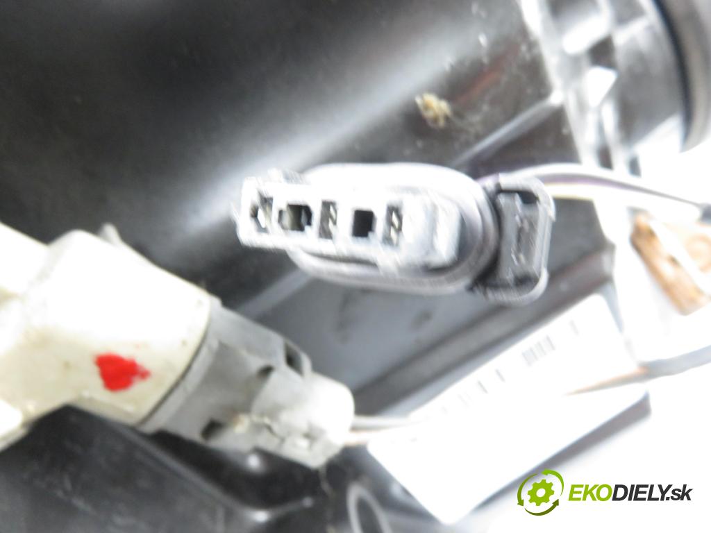 RENAULT KANGOO (KC0/1_) FURGON 2004 48,00 1.5 dCi 70 - K9K 704 1461,00 Svetlo PP 8200150617