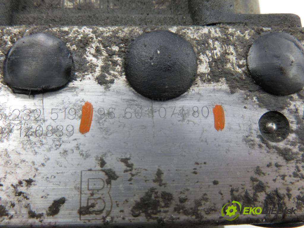 PEUGEOT PARTNER Skrzynia FURGON 2011 55,00 1.6 HDi - 9HT (DV6BTED4) 1560,00 Pumpa ABS 0265800968 ; 0265232519 ; 9660107180 (Pumpa ABS)