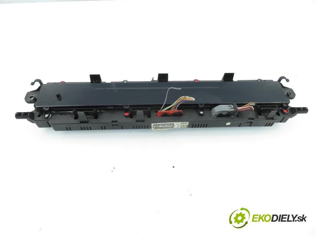 RENAULT SCENIC II (JM0/1_) MINIVAN 2004 82,00 1.6 16V (JM1R) 112 - K4M 766 1598,00 Prístrojovka elektrický 8200461294H