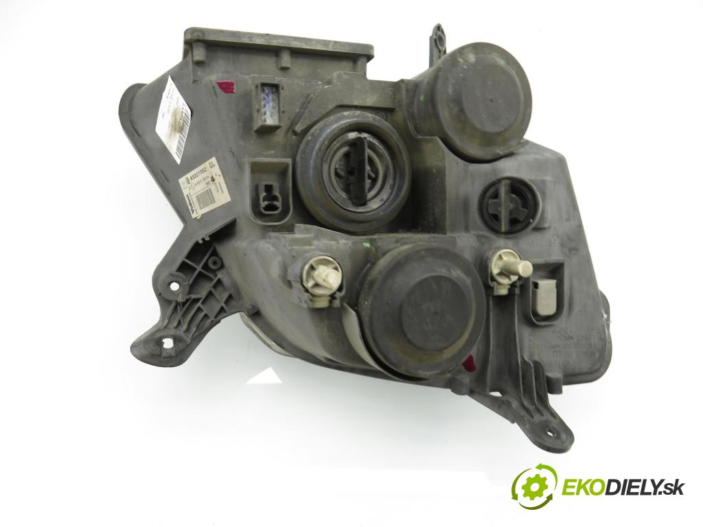 OPEL MERIVA A nadwozie wielkoprzestrzenne (MPV) (X03) MINIVAN 2004 74,00 1.6 16V - Z 16 XE 1598,00 Svetlo LP 93321052 ; 89308550