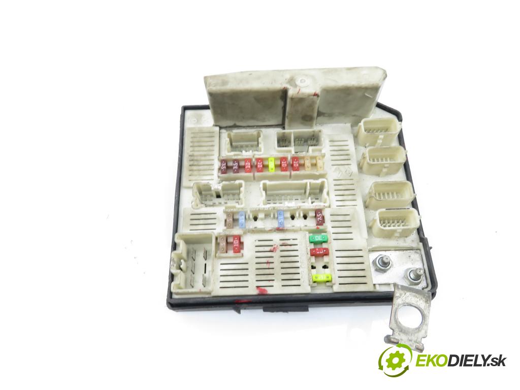 RENAULT SCENIC II (JM0/1_) MINIVAN 2004 82,00 1.6 16V (JM1R) 112 - K4M 766 1598,00 MODUL BSI 8200606826