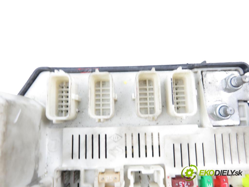 RENAULT SCENIC II (JM0/1_) MINIVAN 2004 82,00 1.6 16V (JM1R) 112 - K4M 766 1598,00 MODUL BSI 8200606826