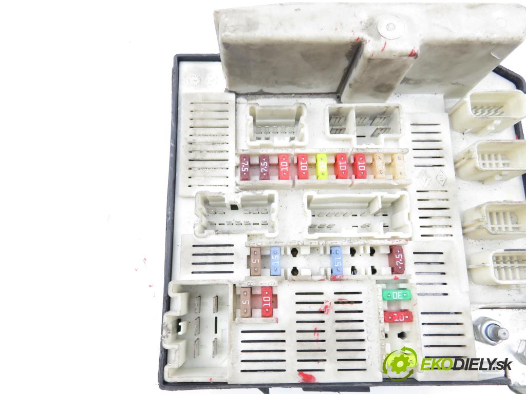 RENAULT SCENIC II (JM0/1_) MINIVAN 2004 82,00 1.6 16V (JM1R) 112 - K4M 766 1598,00 MODUL BSI 8200606826