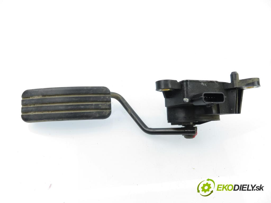 RENAULT SCENIC II (JM0/1_) MINIVAN 2004 82,00 1.6 16V (JM1R) - K4M 766 1598,00 Potenciometer plynu 8200159645B (Potenciometer plynového pedálu)