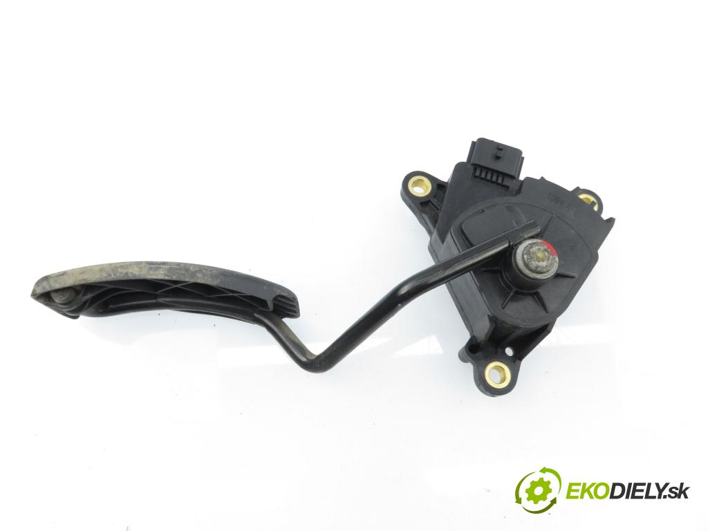 RENAULT SCENIC II (JM0/1_) MINIVAN 2004 82,00 1.6 16V (JM1R) - K4M 766 1598,00 Potenciometer plynu 8200159645B (Potenciometer plynového pedálu)