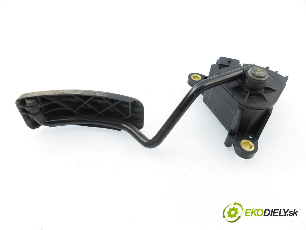RENAULT SCENIC II (JM0/1_) MINIVAN 2004 82,00 1.6 16V (JM1R) - K4M 766 1598,00 Potenciometer plynu 8200159645B (Potenciometer plynového pedálu)