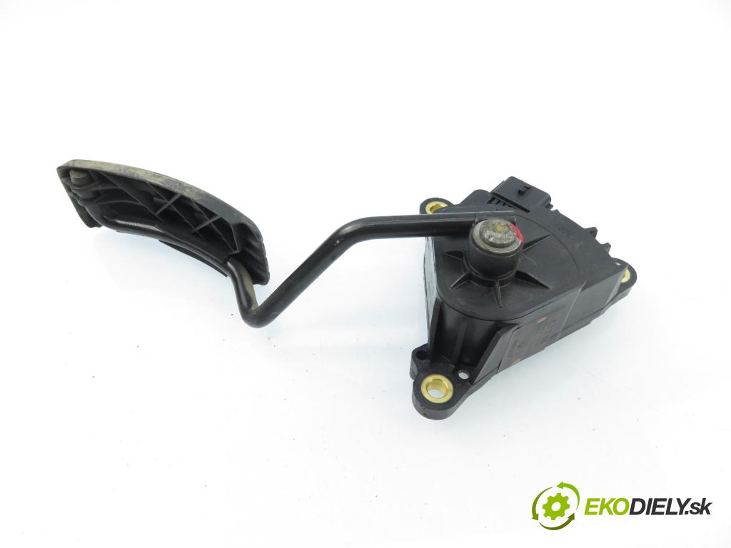 RENAULT SCENIC II (JM0/1_) MINIVAN 2004 82,00 1.6 16V (JM1R) - K4M 766 1598,00 Potenciometer plynu 8200159645B (Potenciometer plynového pedálu)