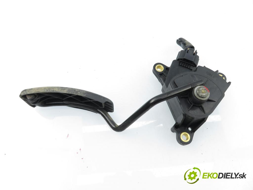 RENAULT SCENIC II (JM0/1_) MINIVAN 2004 82,00 1.6 16V (JM1R) - K4M 766 1598,00 Potenciometer plynu 8200159645B (Potenciometer plynového pedálu)