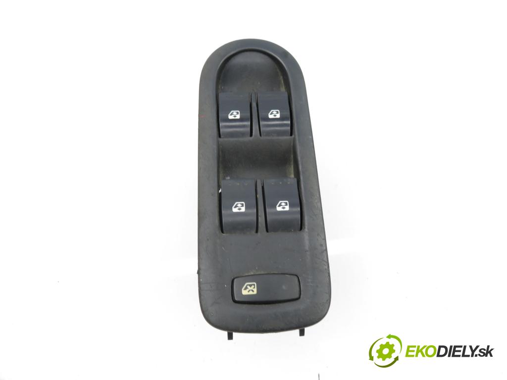 RENAULT SCENIC II (JM0/1_) MINIVAN 2004 82,00 1.6 16V (JM1R) 112 - K4M 766 1598,00 Panel ovládania okien 8200160603 ; 156018070E