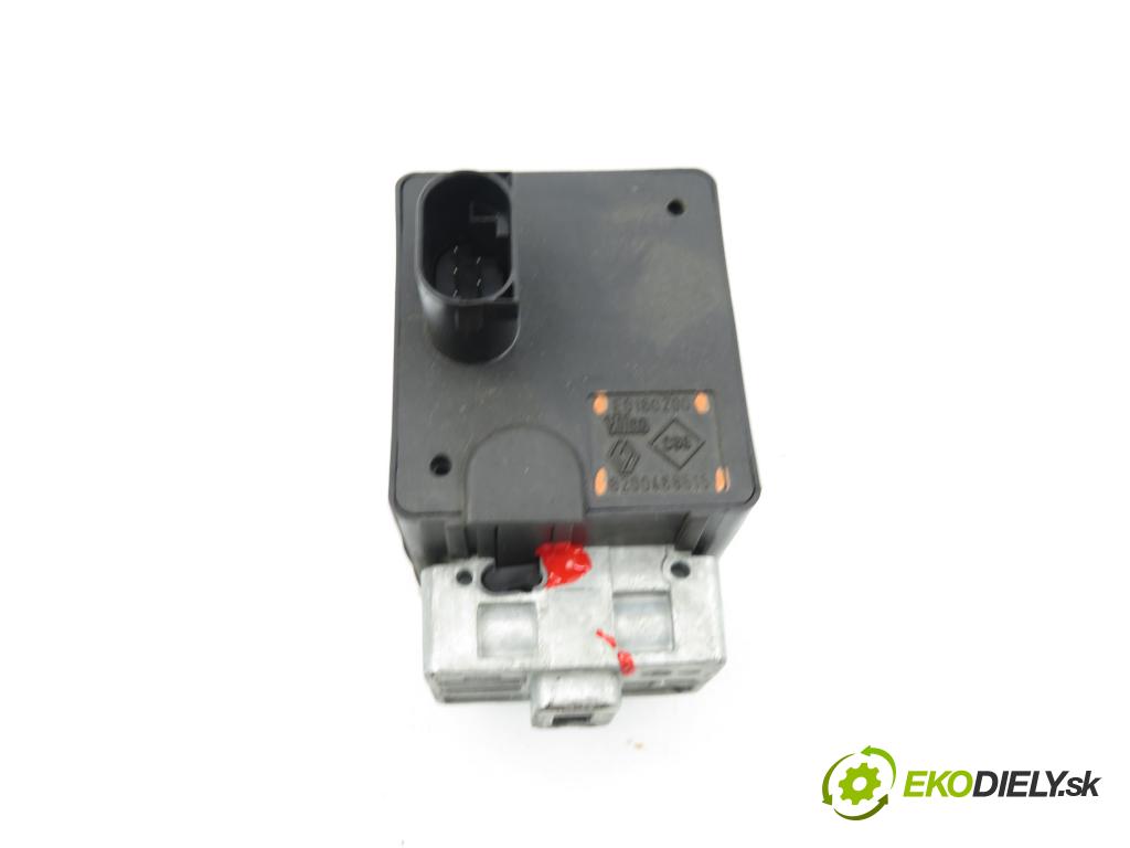 RENAULT SCENIC II (JM0/1_) MINIVAN 2004 82,00 1.6 16V (JM1R) 112 - K4M 766 1598,00 blokáda tyče volantu 8200468515 ; E0160200