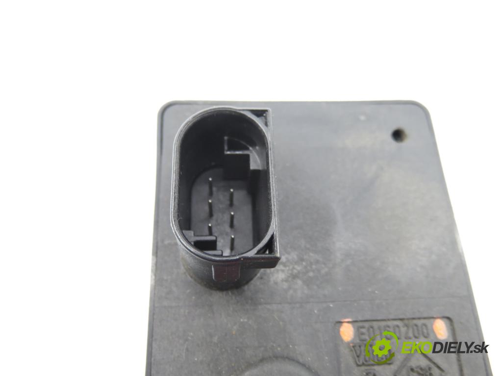 RENAULT SCENIC II (JM0/1_) MINIVAN 2004 82,00 1.6 16V (JM1R) 112 - K4M 766 1598,00 blokáda tyče volantu 8200468515 ; E0160200