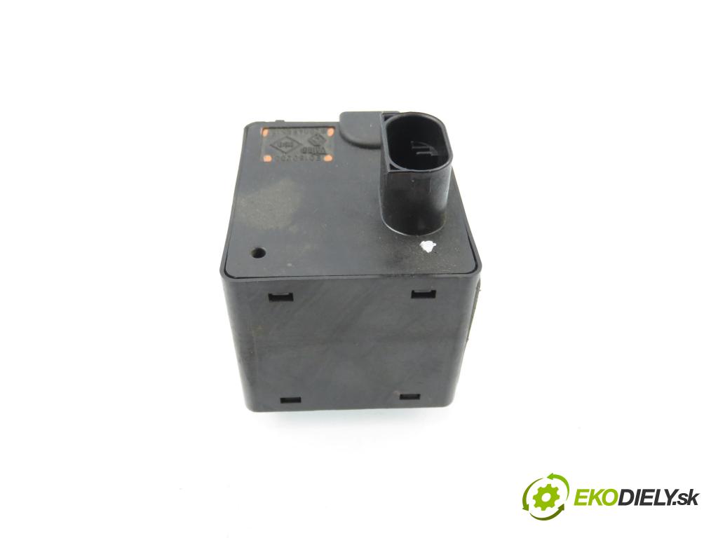 RENAULT SCENIC II (JM0/1_) MINIVAN 2004 82,00 1.6 16V (JM1R) 112 - K4M 766 1598,00 blokáda tyče volantu 8200468515 ; E0160200