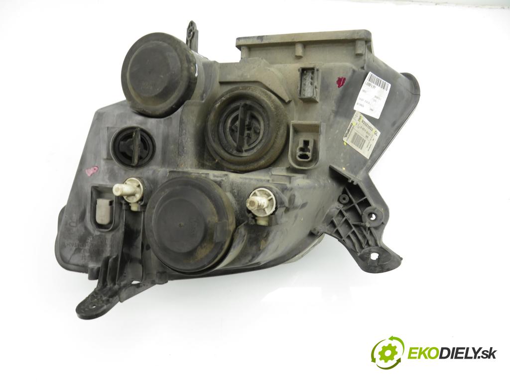 OPEL MERIVA A nadwozie wielkoprzestrzenne (MPV) (X03) MINIVAN 2004 74,00 1.6 16V - Z 16 XE 1598,00 Svetlo PP 93321053 ; 89308560