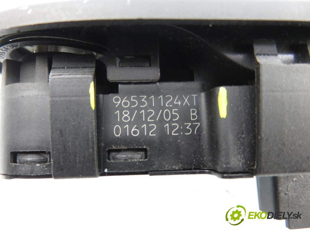 PEUGEOT 307 SW (3H) KOMBI 2006 80,00 1.6 HDI 110 - 9HZ (DV6TED4) 1560,00 Panel ovládania okien 96531124XT