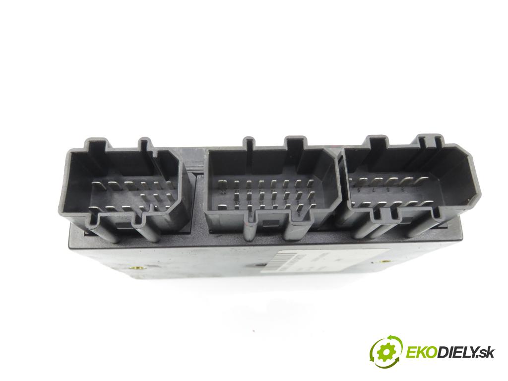 SEAT LEON (1M1) HB 2001 74,00 1.6 - APF 1595,00 MODUL komfortu 1J0959799S