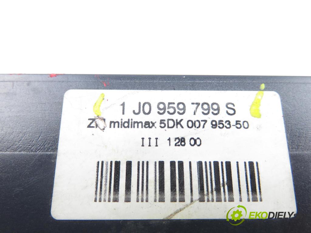 SEAT LEON (1M1) HB 2001 74,00 1.6 - APF 1595,00 MODUL komfortu 1J0959799S