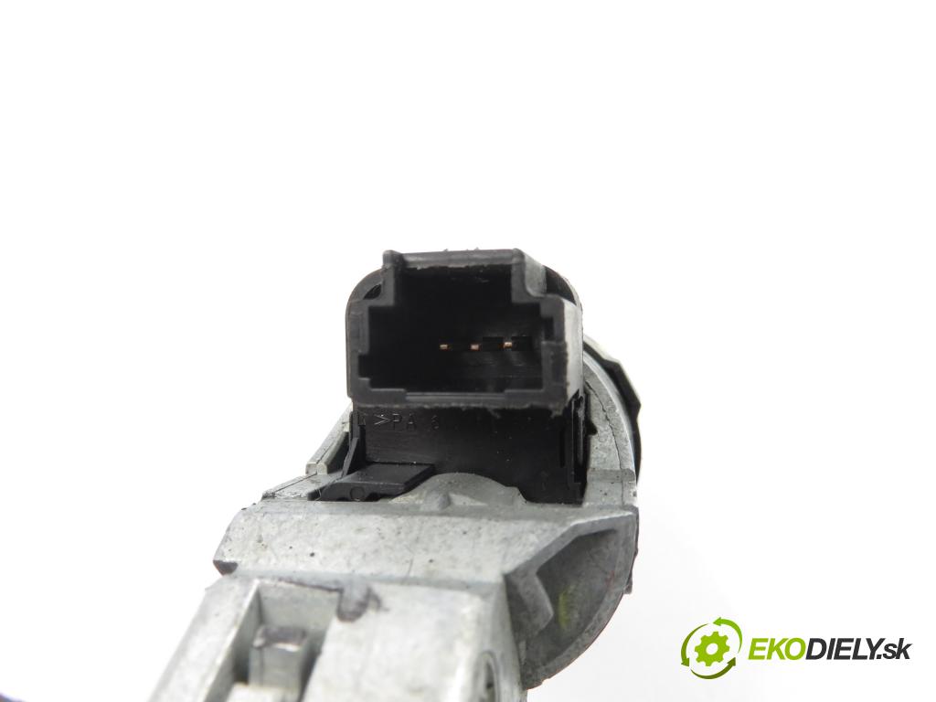 CITROEN C4 I (LC_) HB 2005 80,00 1.6 HDi 109 - 9HZ (DV6TED4) 1560,00 spinačka N0502455 ; N0502073 ; 9649781080 (Spínacia skrinka)