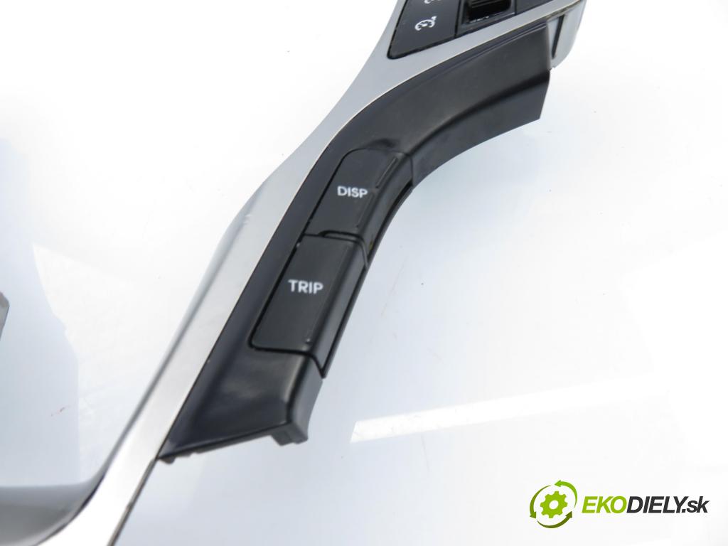 HYUNDAI i40 CW (VF) KOMBI 2014 100,00 1.7 CRDi - D4FD 1685,00 Ovládač rádia 967903Z100RY