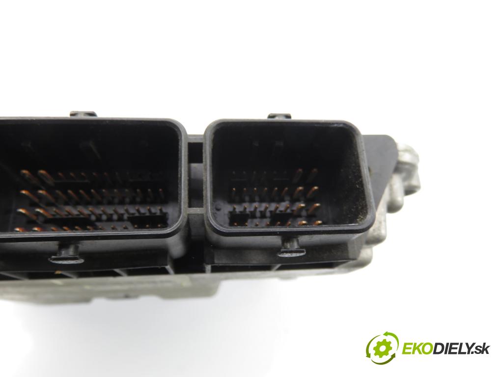RENAULT MEGANE II Kombi (KM0/1_) KOMBI 2004 96,00 1.9 dCi - F9Q 804 1870,00 Riadiaca jednotka Motor 0281012589 ; 8200527725 ; 8200527756