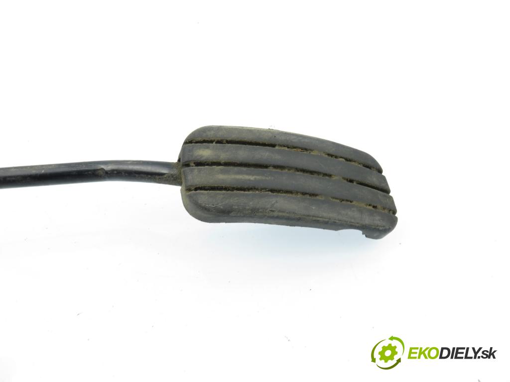 RENAULT KANGOO (KC0/1_) FURGON 2004 48,00 1.5 dCi 70 - K9K 704 1461,00 Potenciometer plynu 8200089851 ; 6PV00811924 (Potenciometer plynového pedálu)