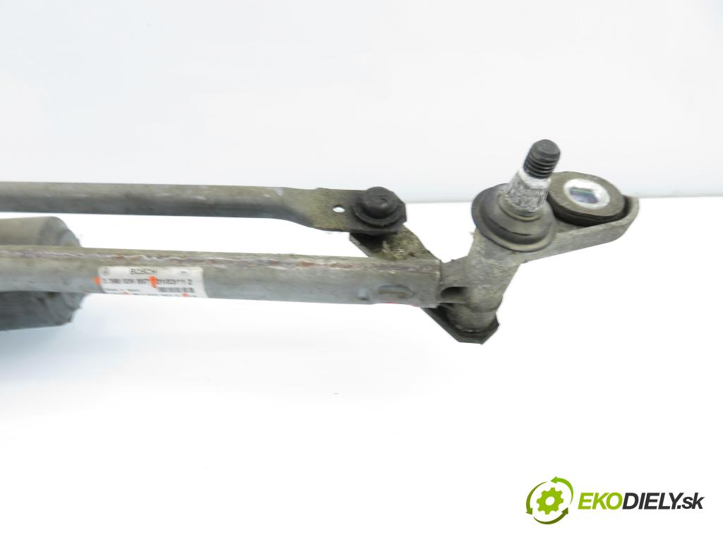 AUDI A4 Avant (8E5, B6) KOMBI 2004 96,00 1.9 TDI PD 130 - AVF 1896,00 Motorček stieračov 0390241509 ; 8E1955119 ; 8E1955603D