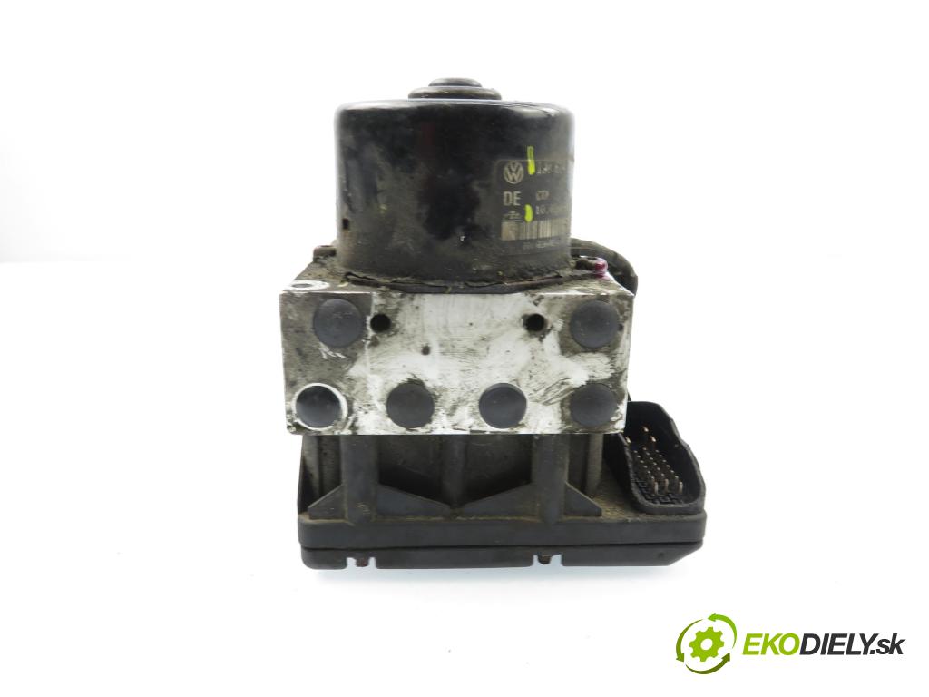 VW GOLF IV (1J1) HB 2002 74,00 1.9 TDI 4motion - ATD 1896,00 Pumpa ABS 1J0907379AG ; 10094903543 ; 1J0614217F (Pumpa ABS)