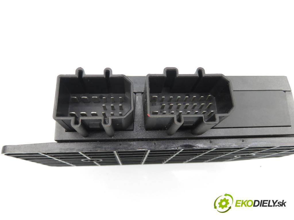 VW PASSAT B5.5 (3B3) SEDAN 2001 96,00 1.9 TDI PD 130 - AVF 1896,00 MODUL komfortu 1C0959799B