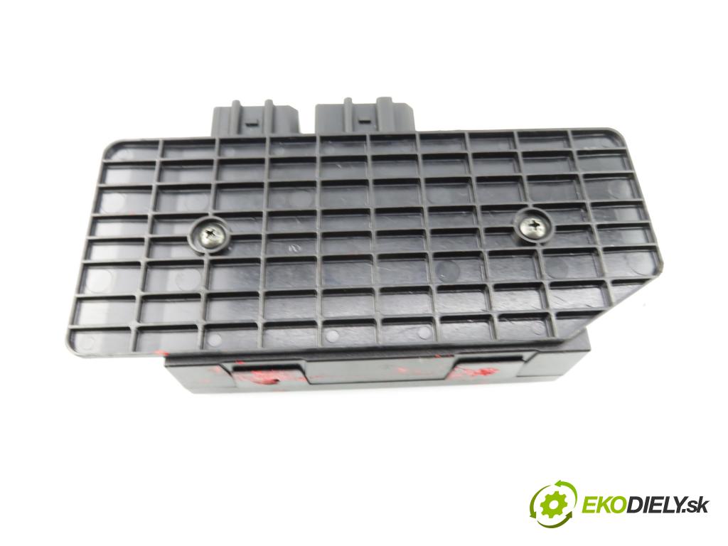VW PASSAT B5.5 (3B3) SEDAN 2001 96,00 1.9 TDI PD 130 - AVF 1896,00 MODUL komfortu 1C0959799B