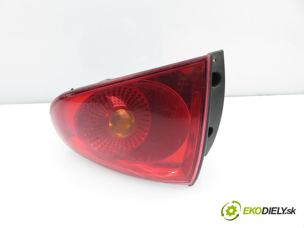 SEAT ALTEA (5P1) HB 2005 77,00 1.9 TDI PD 105 - BXE 1896,00 Svetlo pravé zadné 5P0945096D