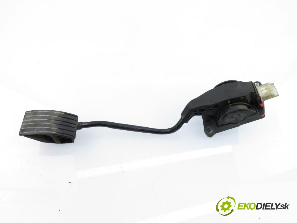 PEUGEOT 407 (6D_) SEDAN 2005 80,00 1.6 HDi 110 - 9HZ (DV6TED4) 1560,00 Potenciometer plynu 0280752242 ; 9644930580 (Potenciometer plynového pedálu)