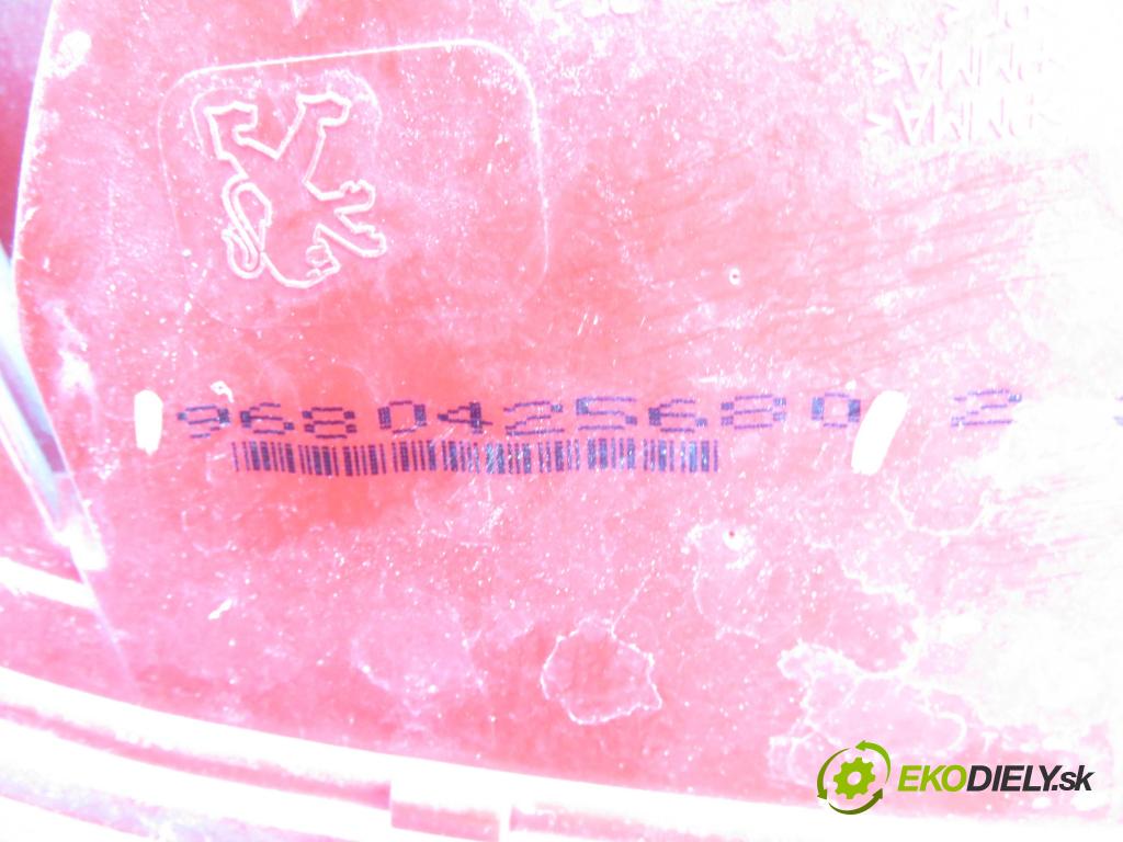 PEUGEOT 308 (4A_, 4C_) HB 2007 88,00 1.6 VTi 120 - 5FW (EP6) 1598,00 Svetlo pravé zadné 9680425680