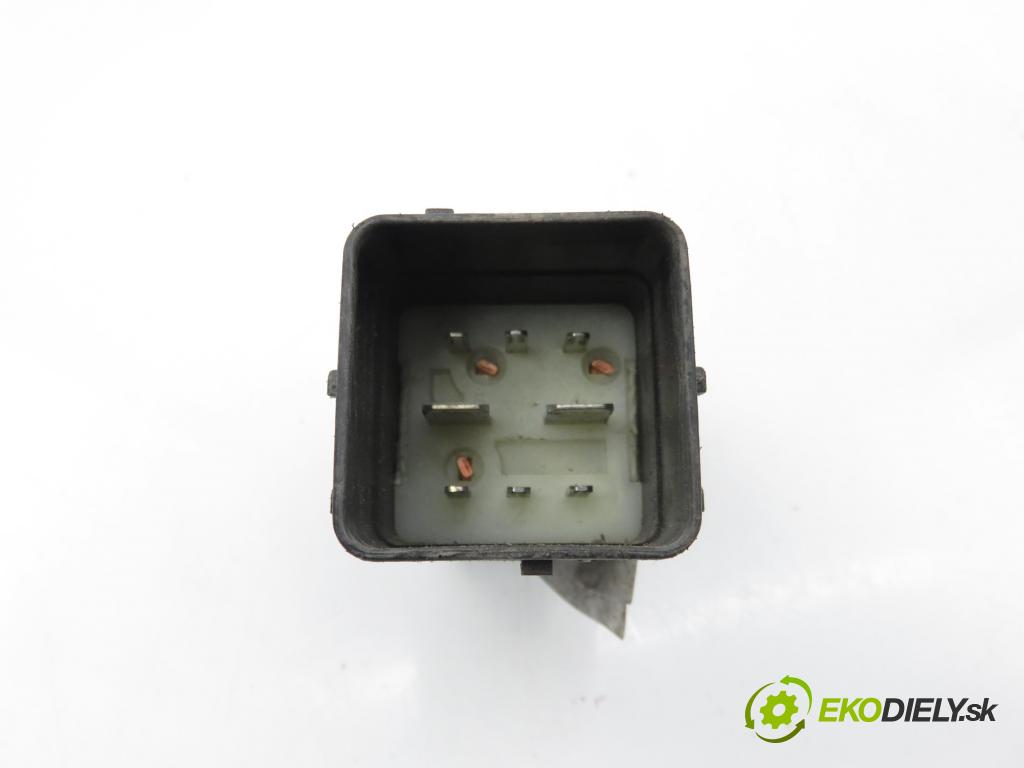 CITROEN C4 Grand Picasso I (UA_) MINIVAN 2006 80,00 1.6 HDi - 9HZ (DV6TED4) 1560,00 RELÉ: JÚN: 9663696380 ; 51252004