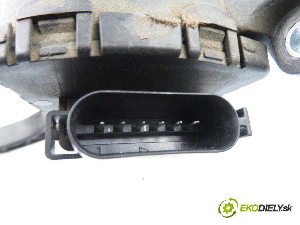 FORD FOCUS C-MAX (DM2) MINIVAN 2005 80,00 1.6 TDCi 109 - G8DB 1560,00 Potenciometer plynu 3M519F836AF ; 6PV00864110 (Potenciometer plynového pedálu)